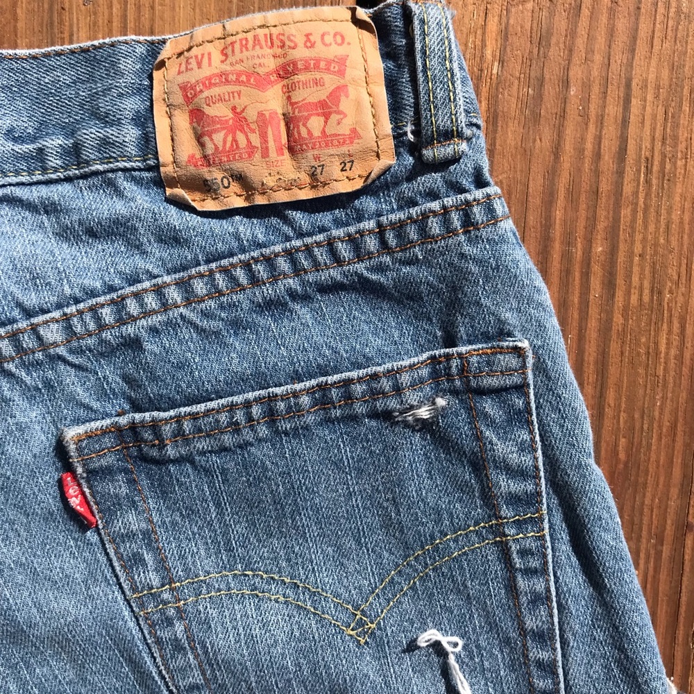 SOLD Levi cutoffs - Picture 4 of 4